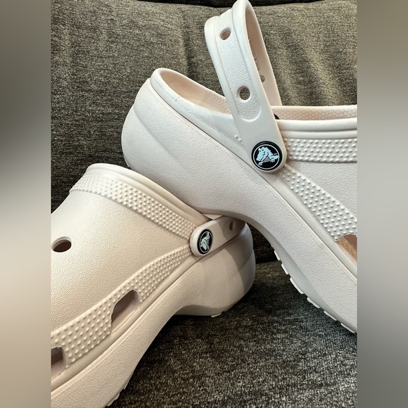 Crocs classic platform clog $60 retail - Picture 7 of 11